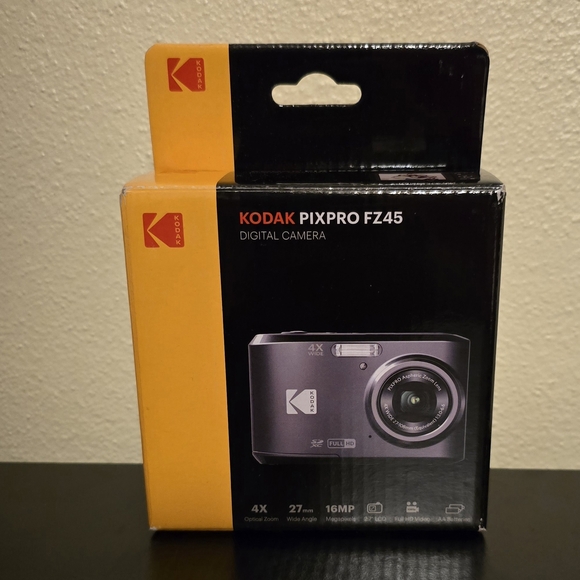 Kodak PIXPRO FZ45 Digital Camera - Black - Picture 2 of 11